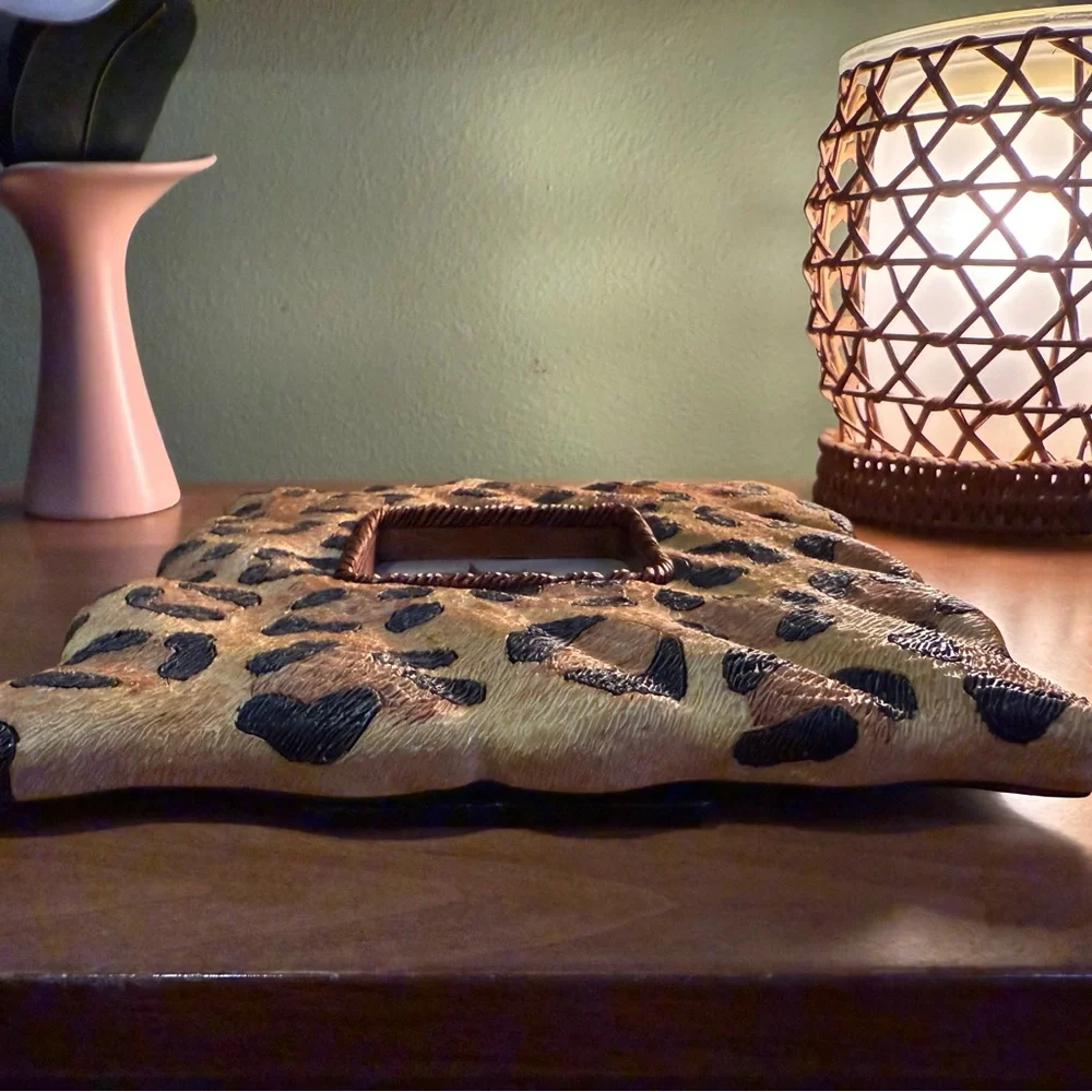 Etcetera Leopard Patterned Photo Frame - Heavy Resin - Picture 8 of 13